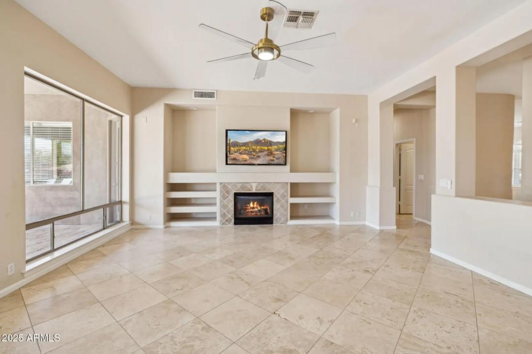 Real Estate Picture 11