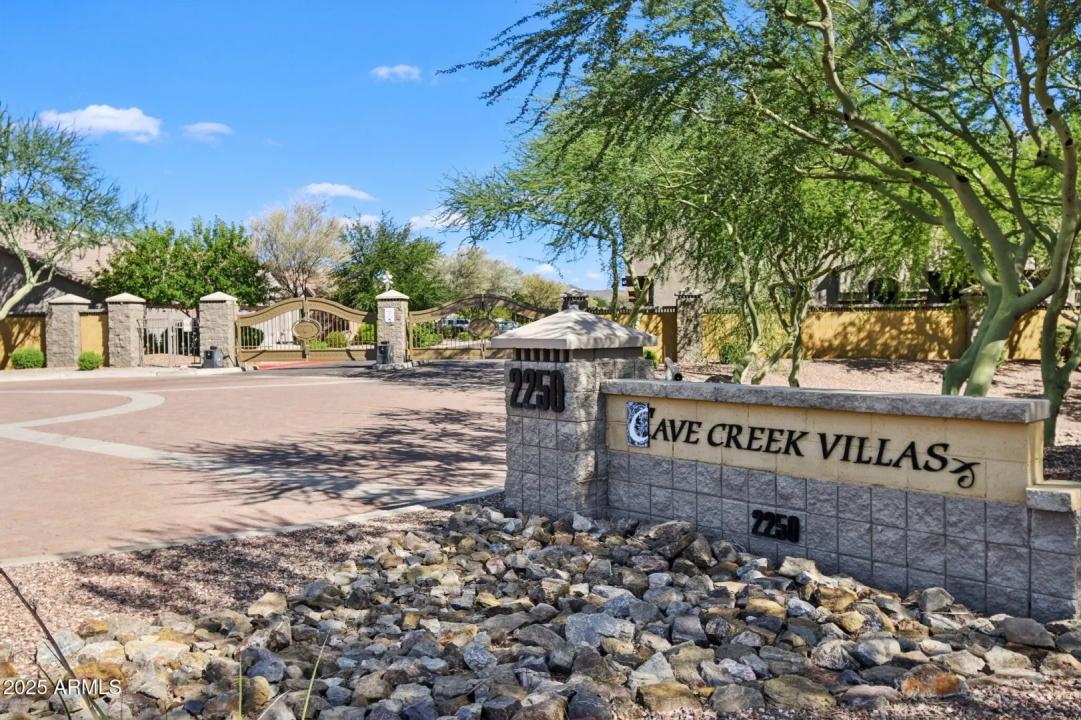 Real Estate Picture 13