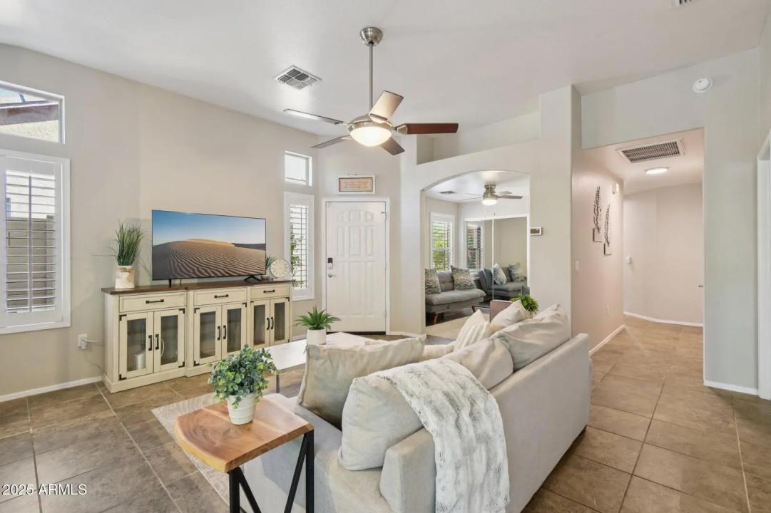 Real Estate Picture 18