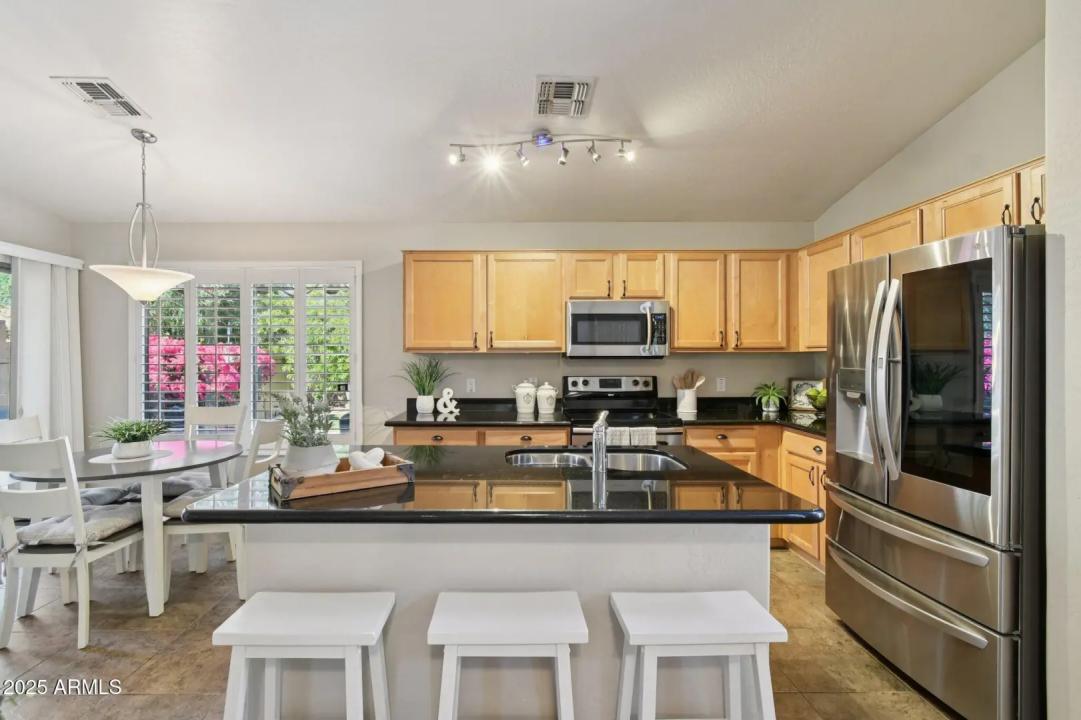Real Estate Picture 15