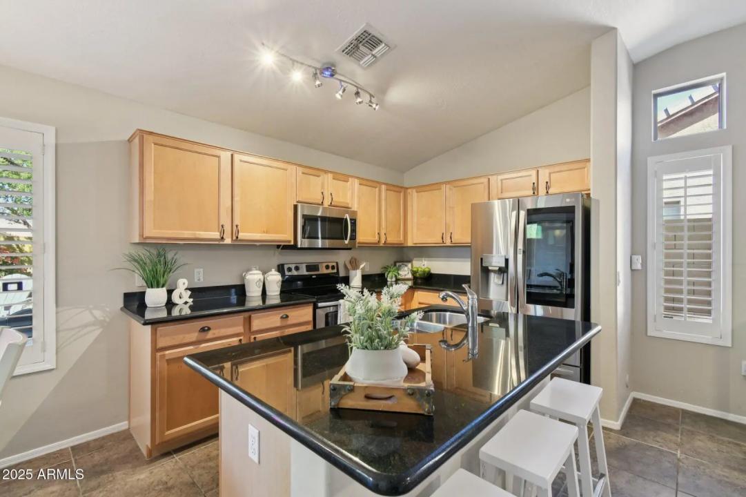 Real Estate Picture 17