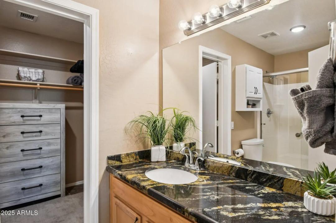Real Estate Picture 7