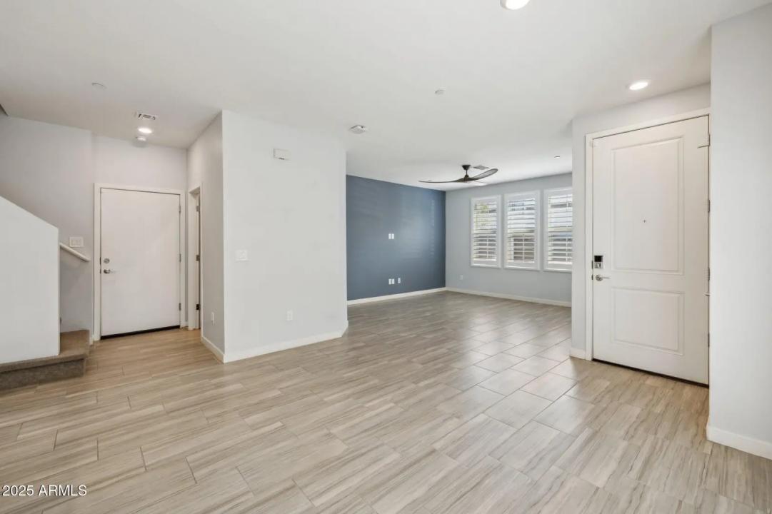 Real Estate Picture 5
