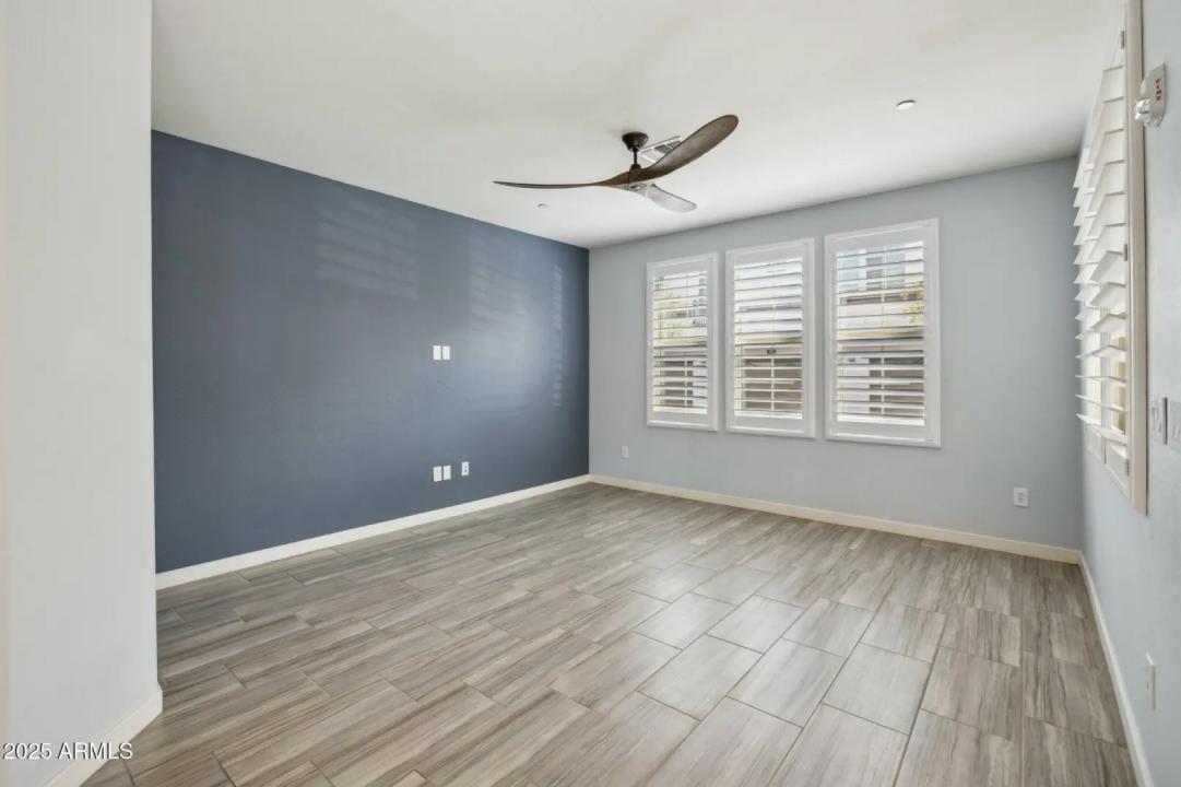 Real Estate Picture 4