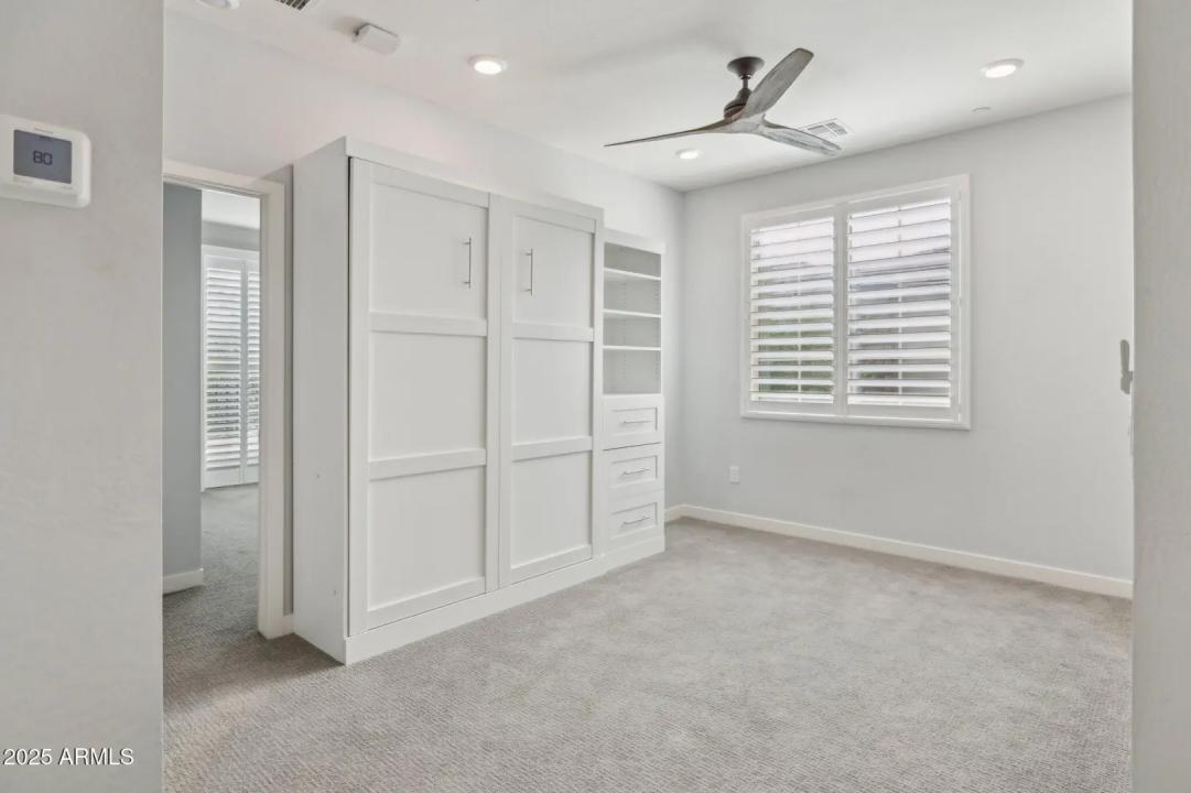 Real Estate Picture 17