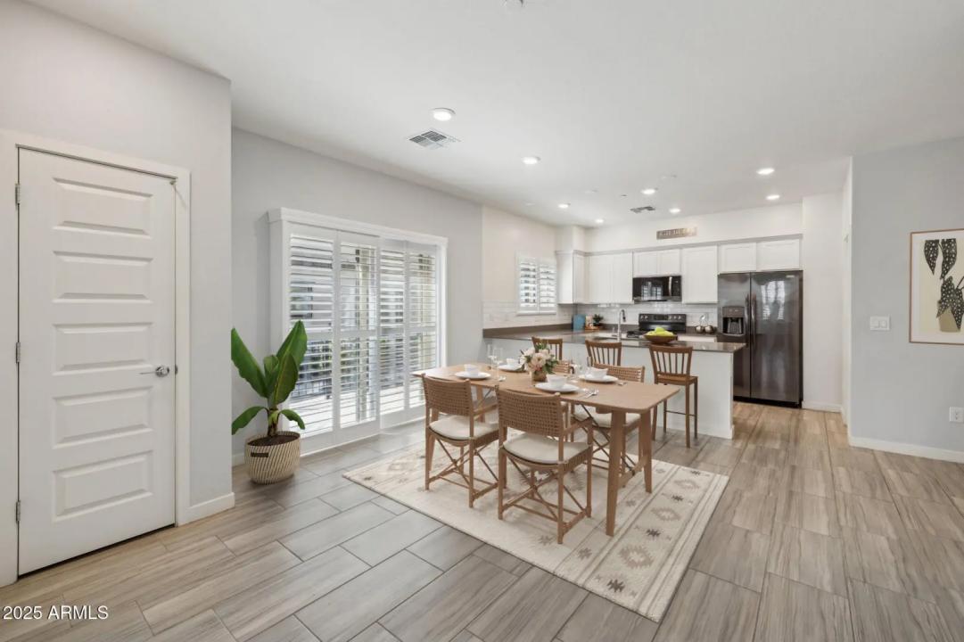 Real Estate Picture 6