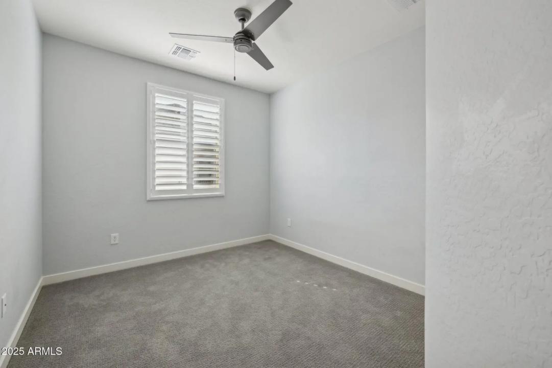 Real Estate Picture 18