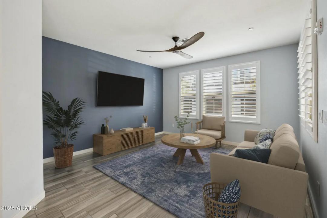 Real Estate Picture 3