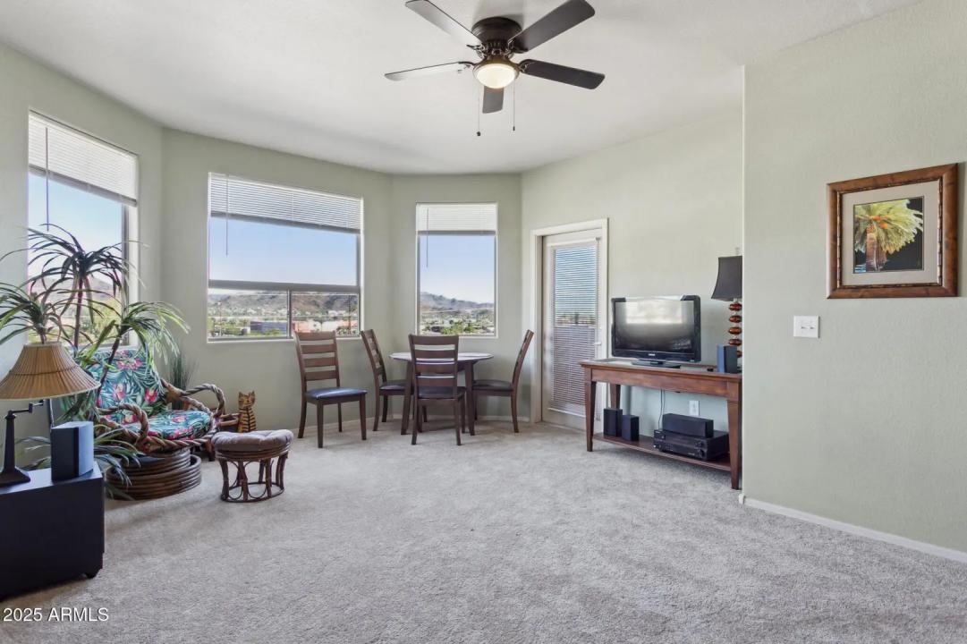 Real Estate Picture 5