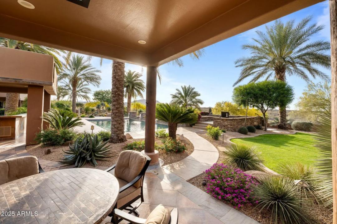 Real Estate Picture 10