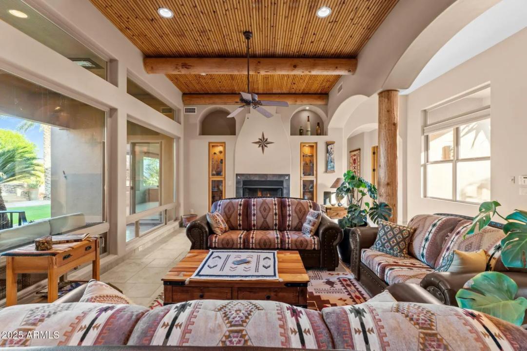 Real Estate Picture 16