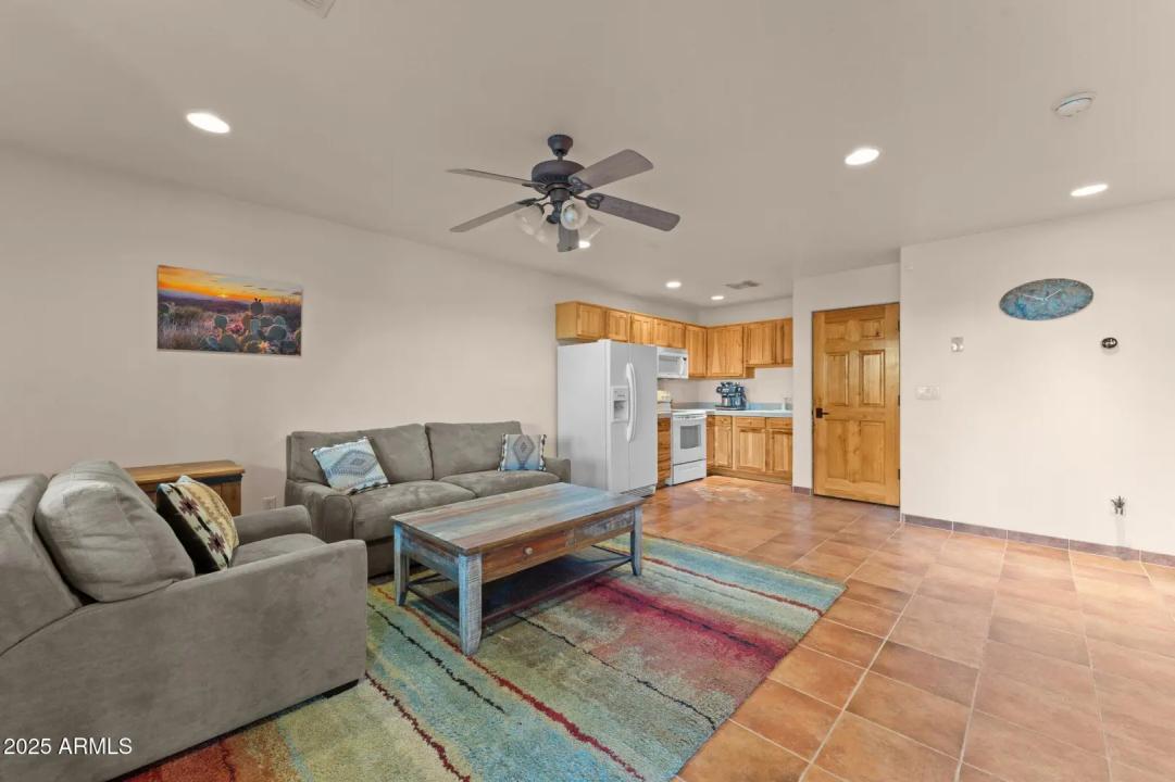 Real Estate Picture 43
