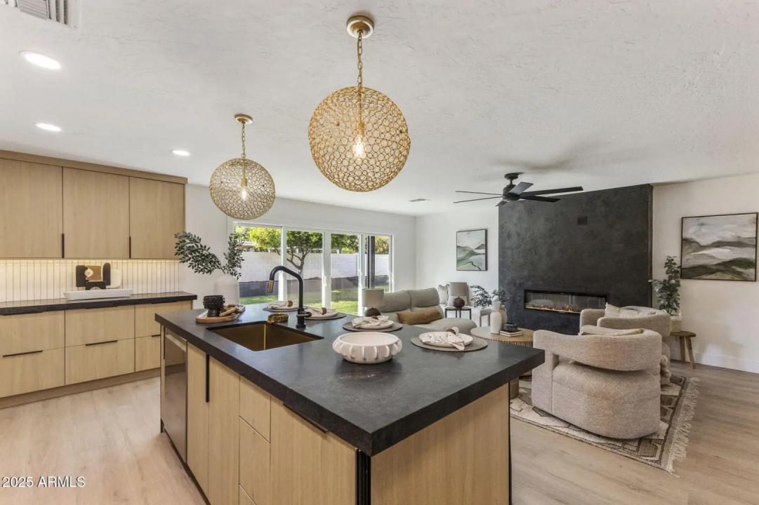 Real Estate Picture 5
