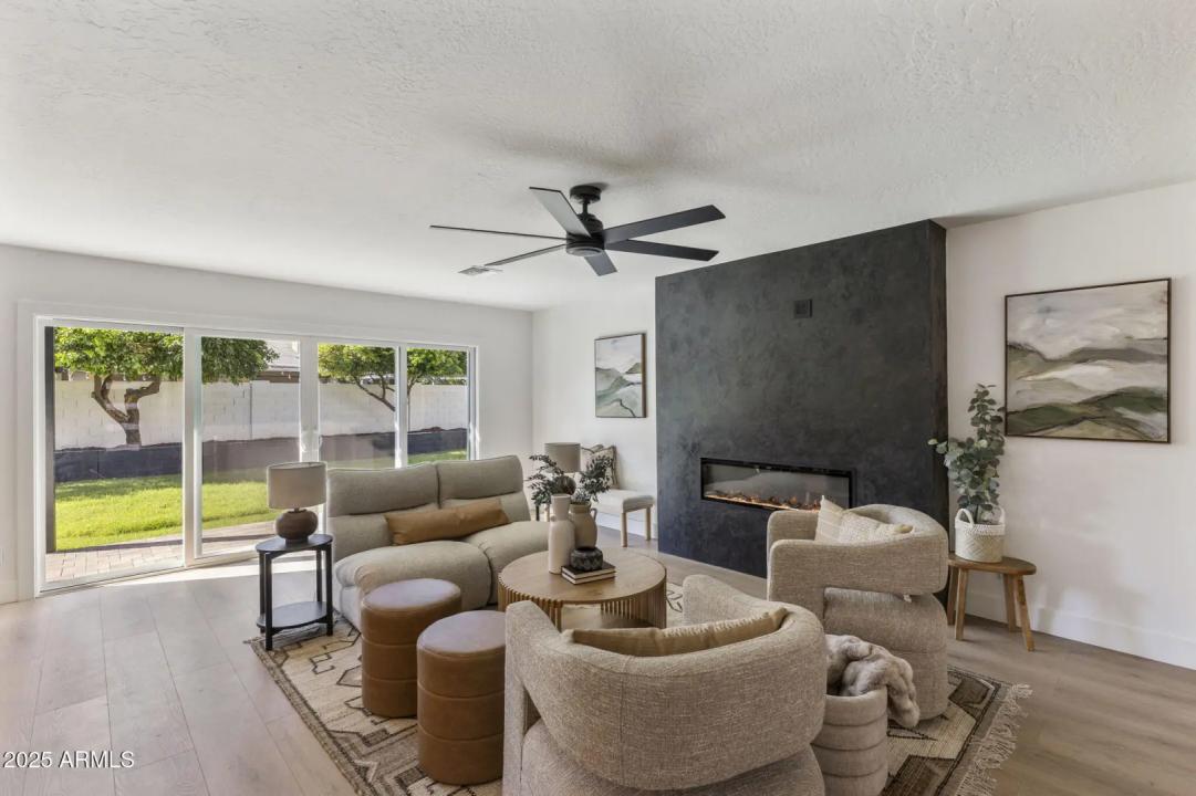 Real Estate Picture 7