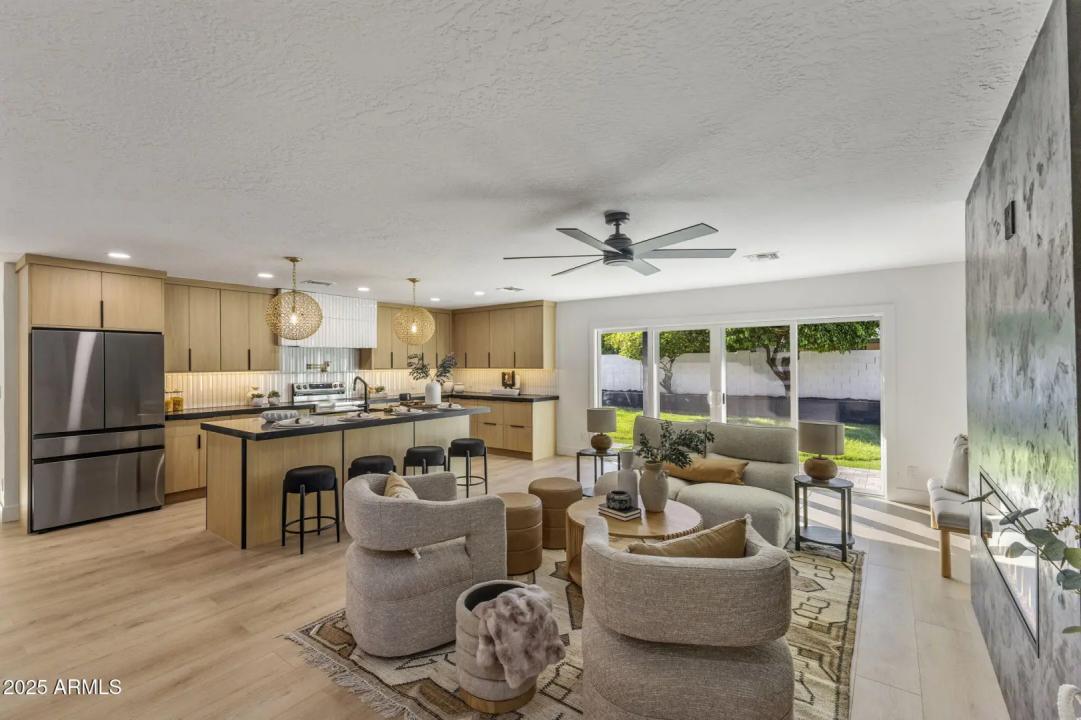 Real Estate Picture 14