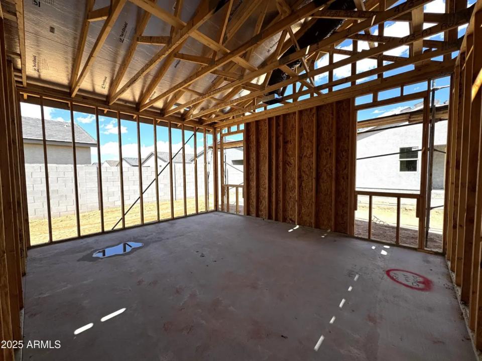 Real Estate Picture 8
