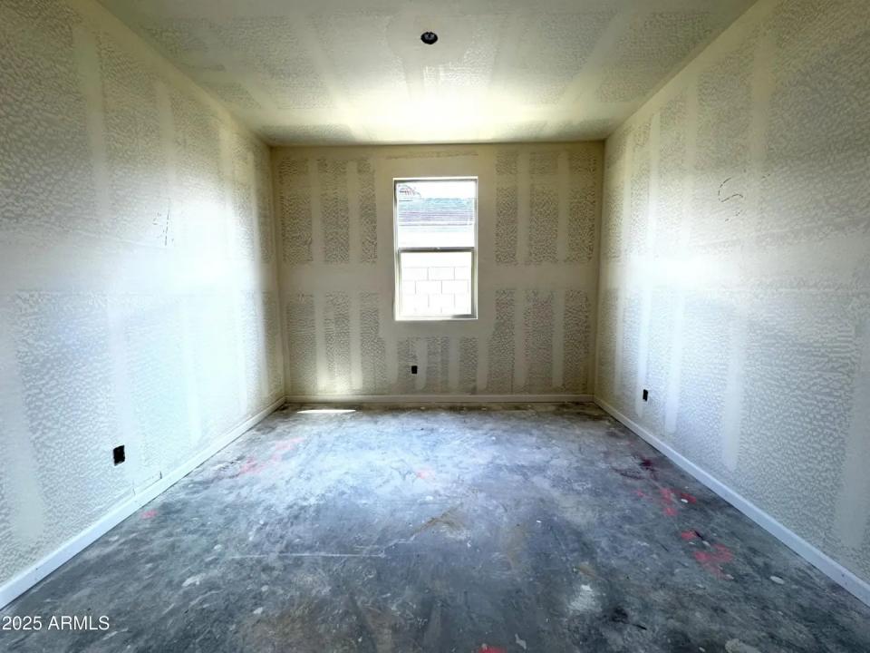 Real Estate Picture 9