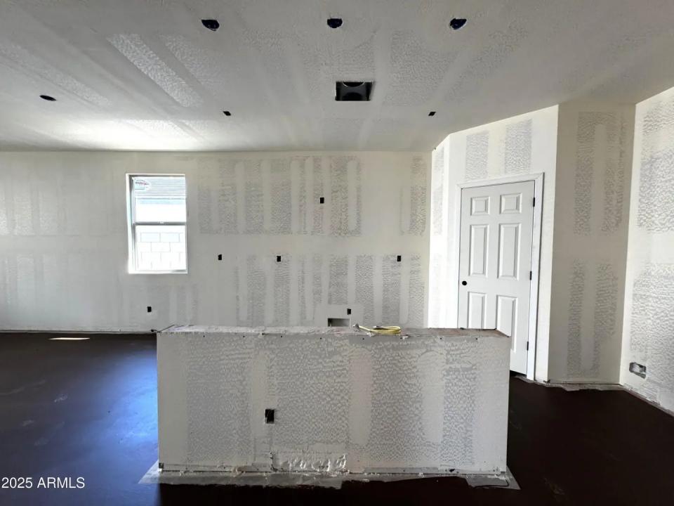 Real Estate Picture 10