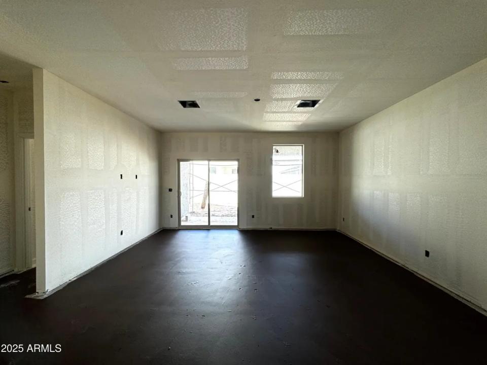 Real Estate Picture 13