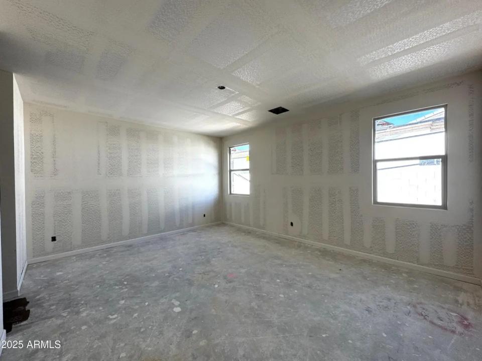 Real Estate Picture 15