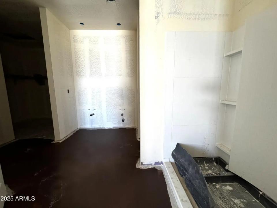 Real Estate Picture 17