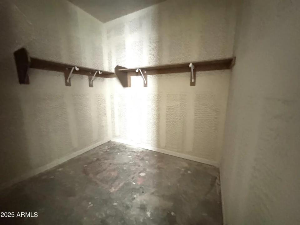 Real Estate Picture 18