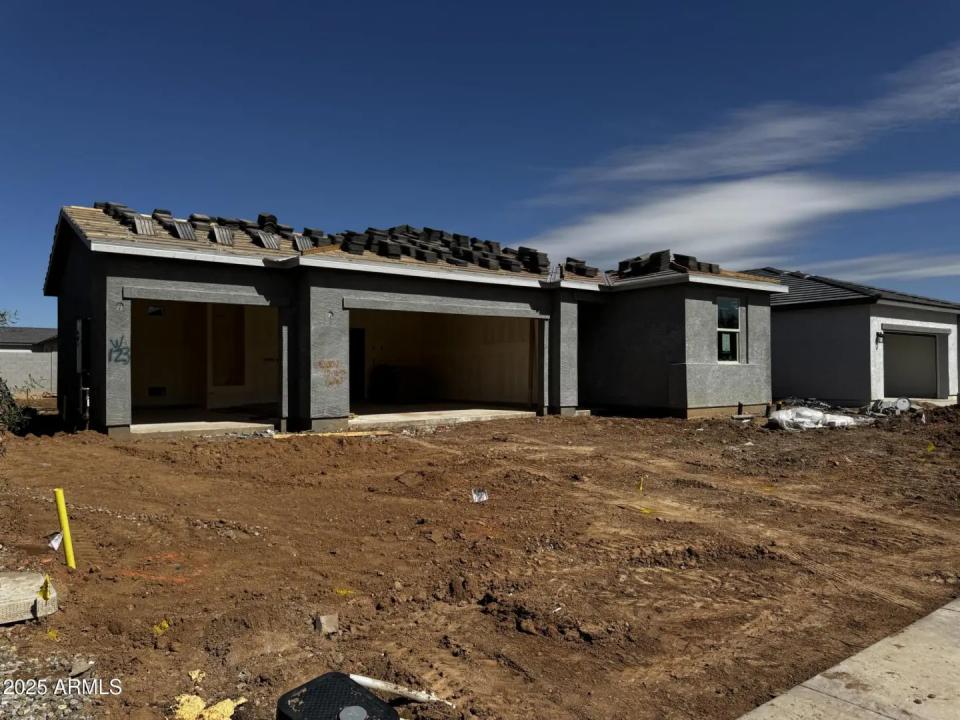 Real Estate Picture 3