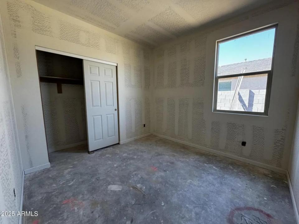 Real Estate Picture 23