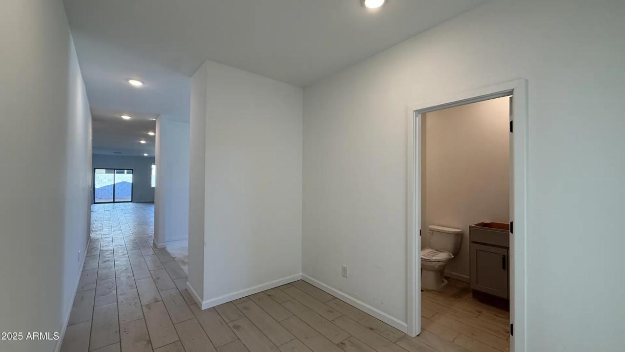 Real Estate Picture 8