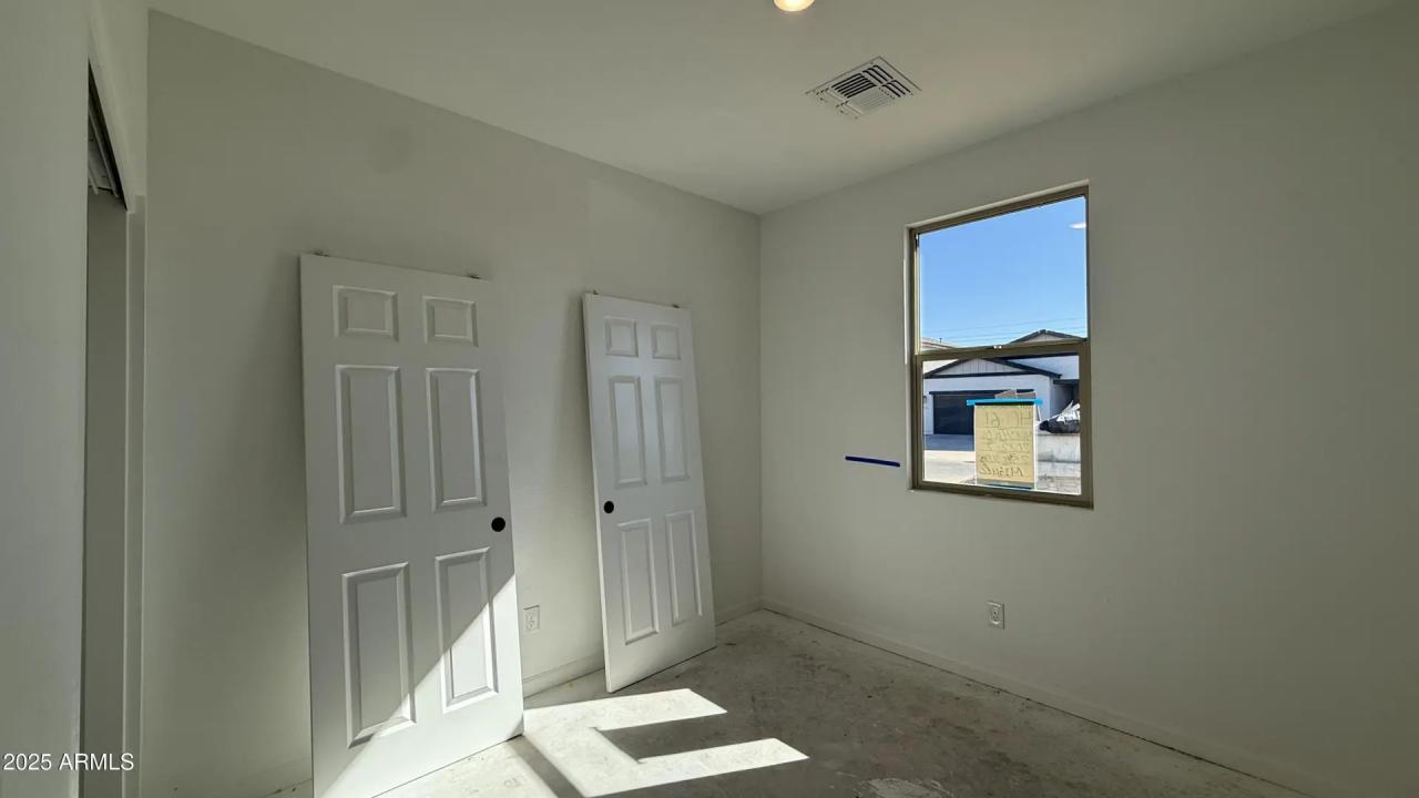 Real Estate Picture 9