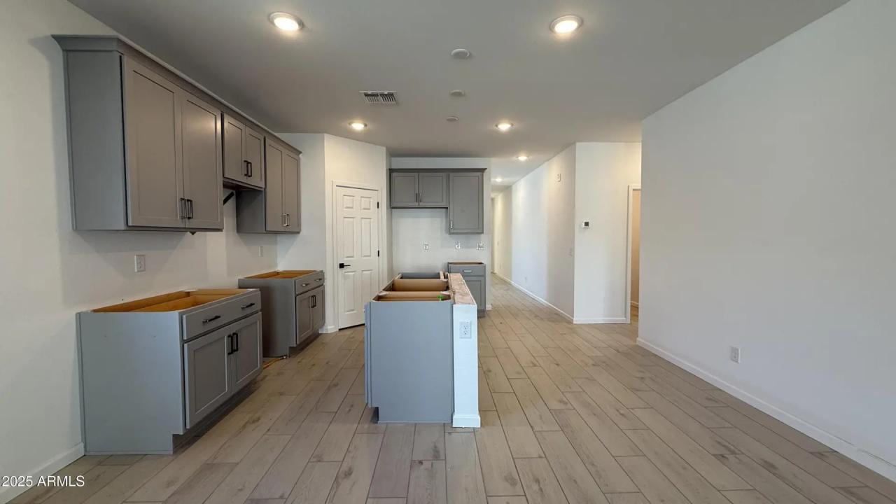 Real Estate Picture 15