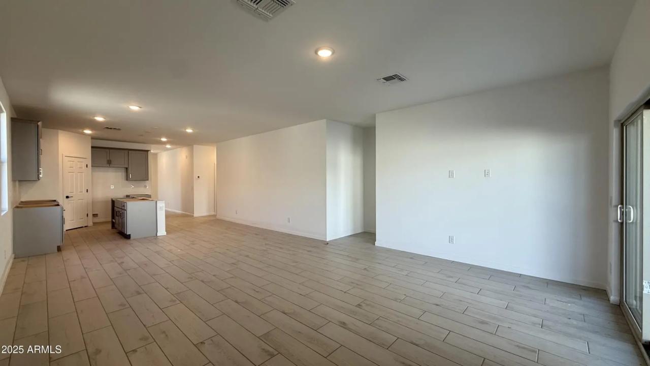 Real Estate Picture 16