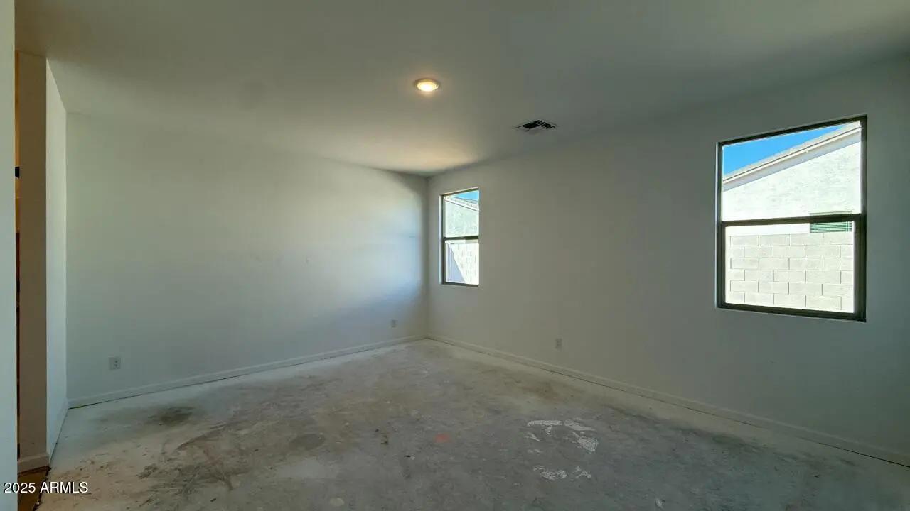 Real Estate Picture 17