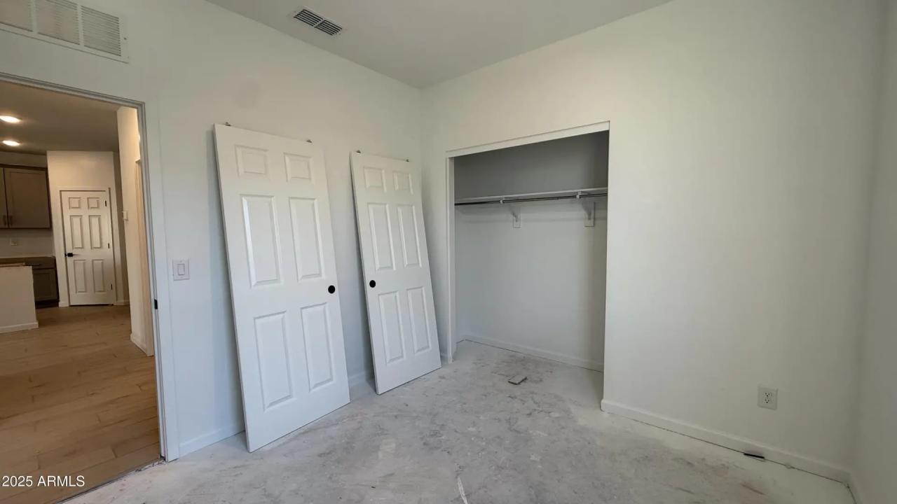 Real Estate Picture 24