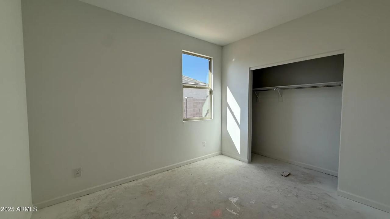 Real Estate Picture 25