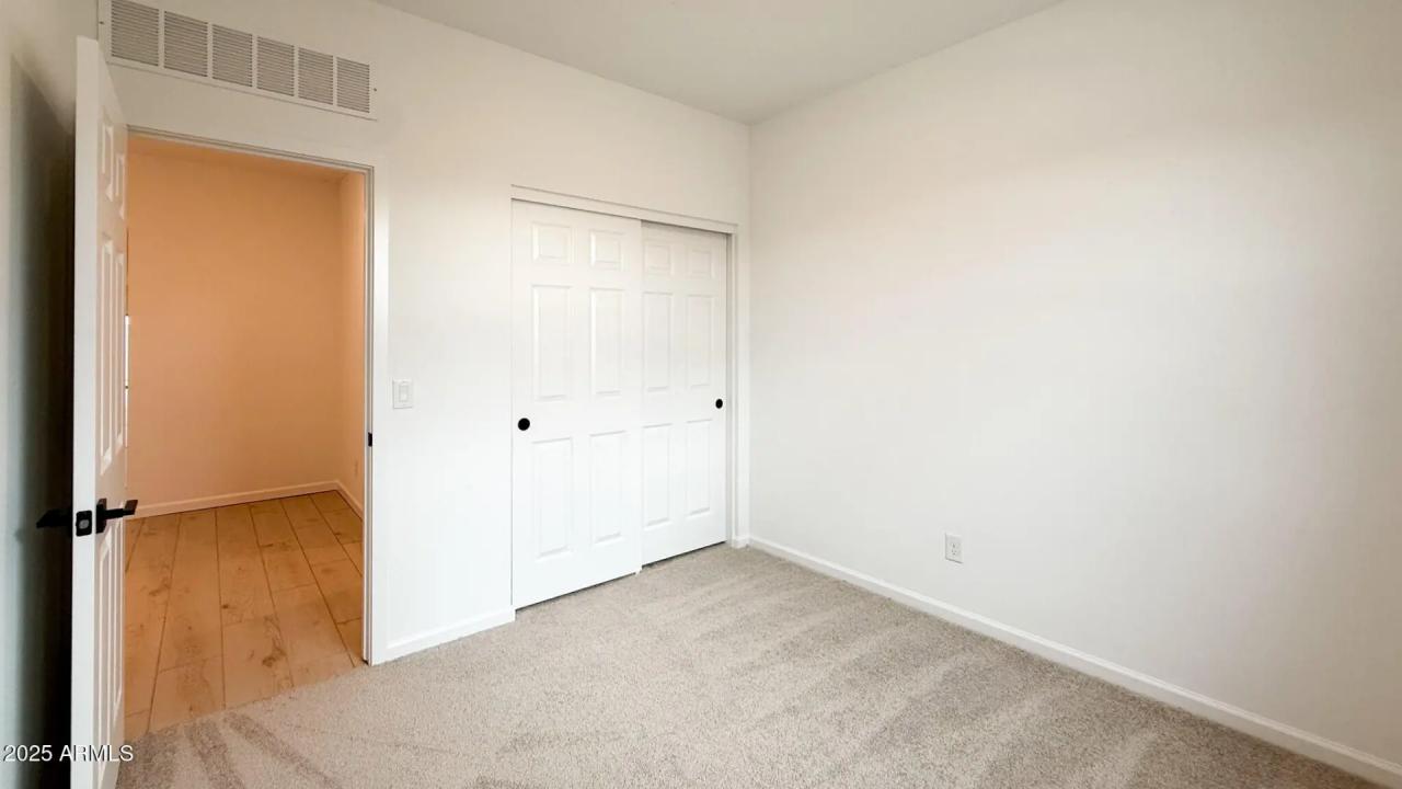 Real Estate Picture 4