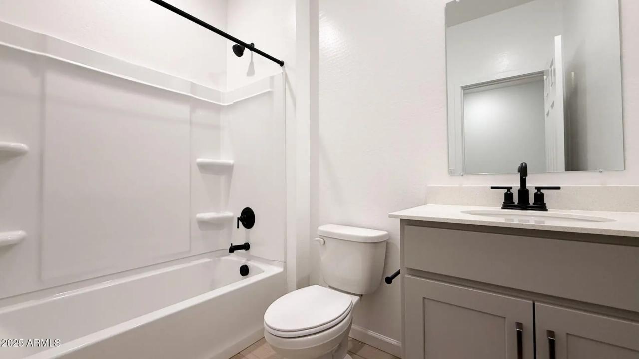 Real Estate Picture 5