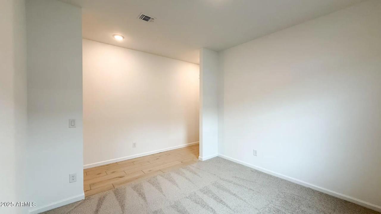 Real Estate Picture 7