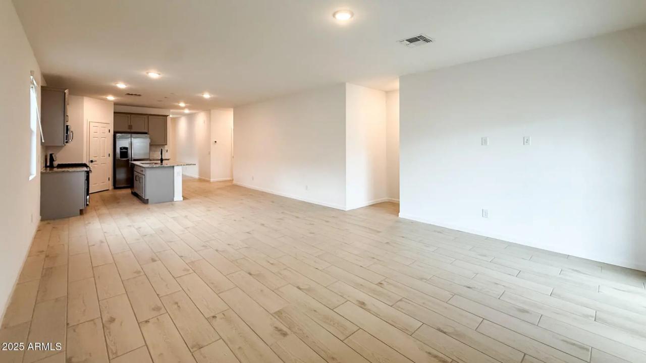 Real Estate Picture 9