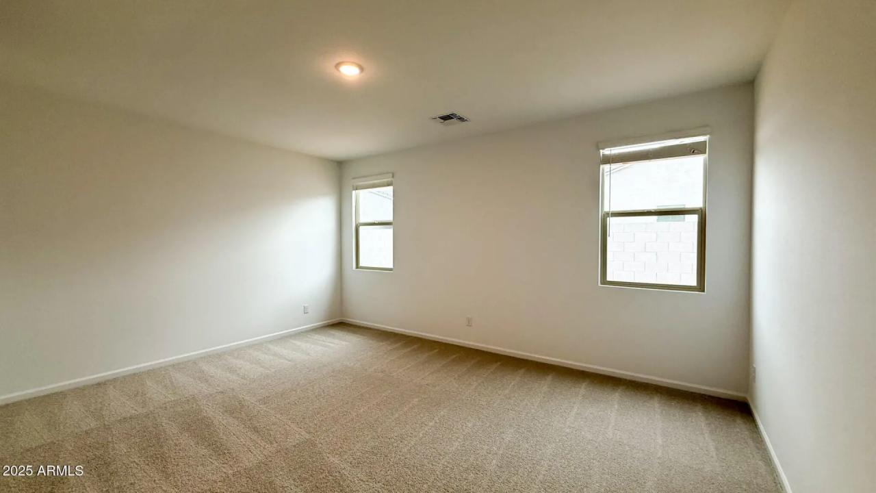 Real Estate Picture 10