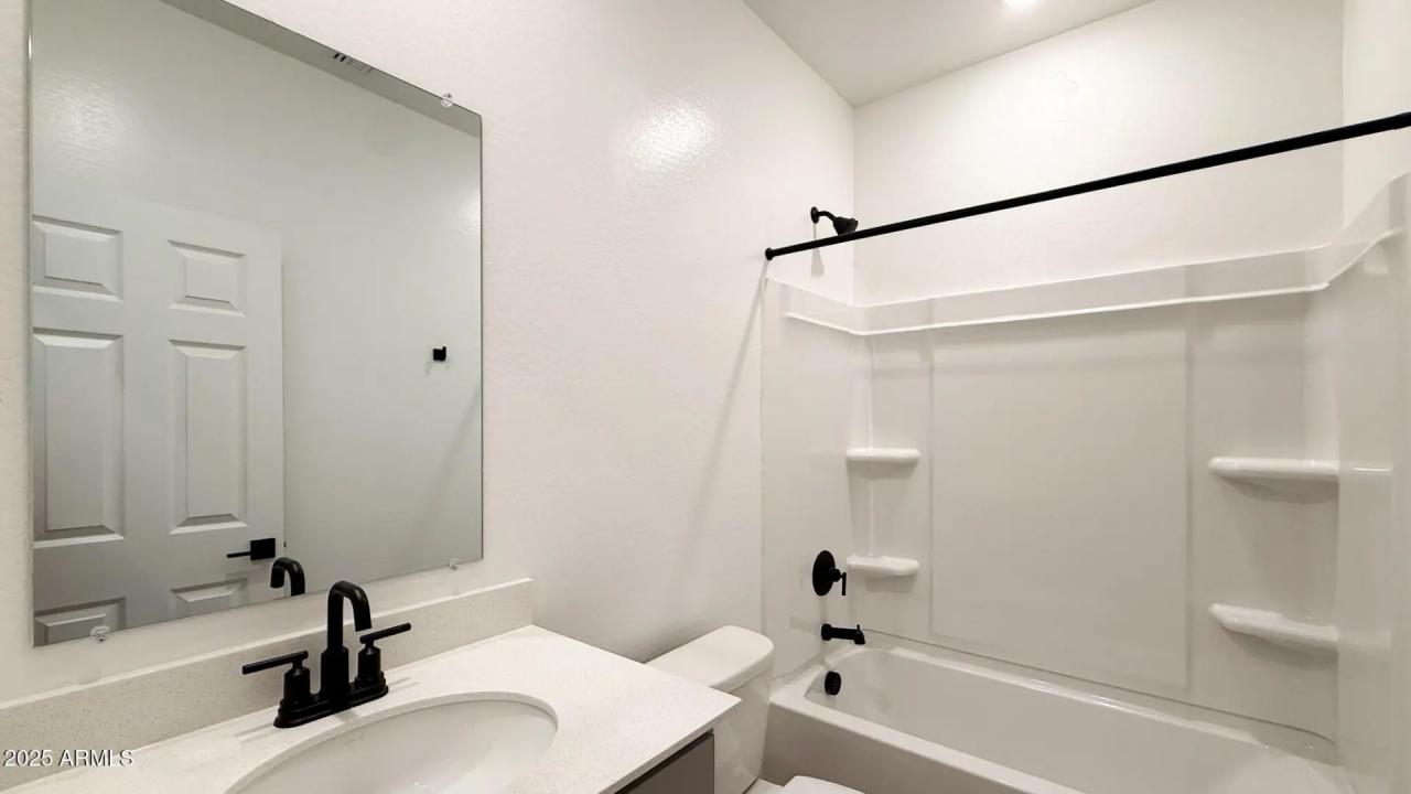 Real Estate Picture 15