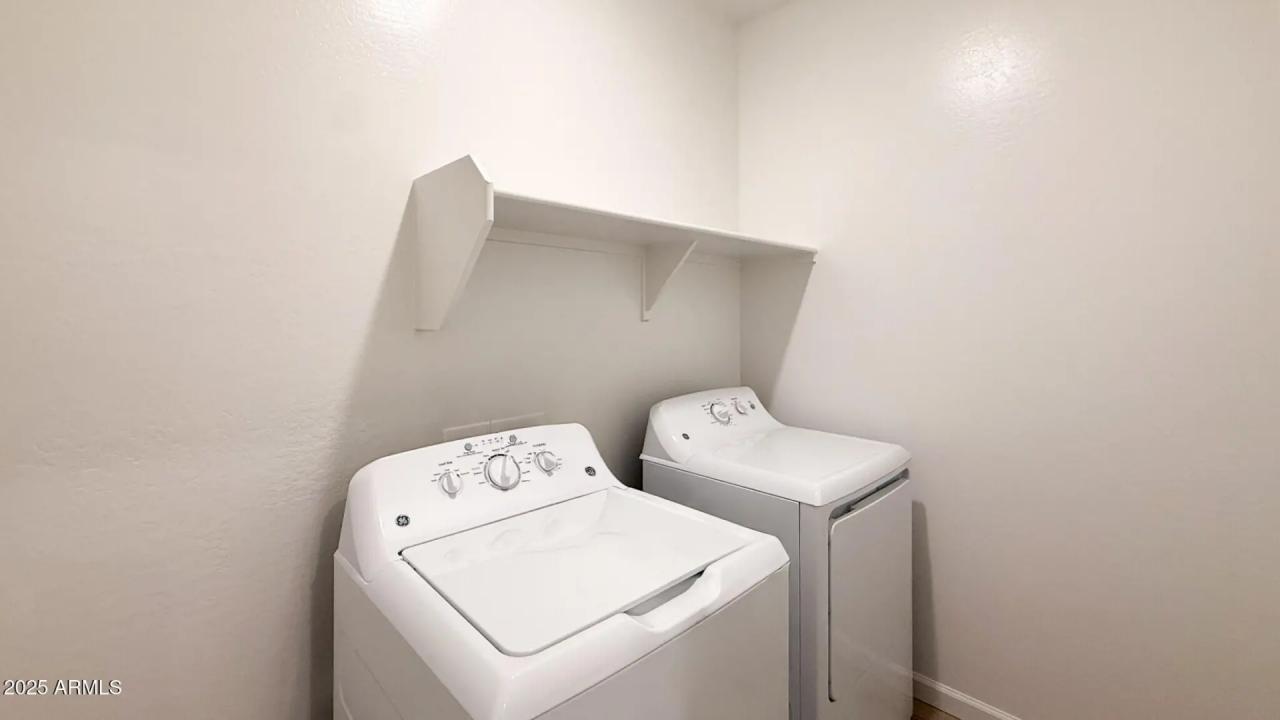 Real Estate Picture 16