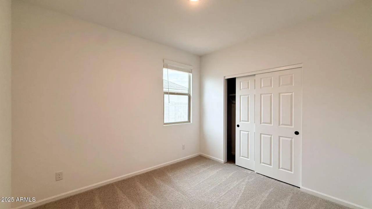 Real Estate Picture 17