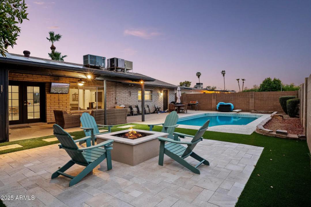 Real Estate Picture 3