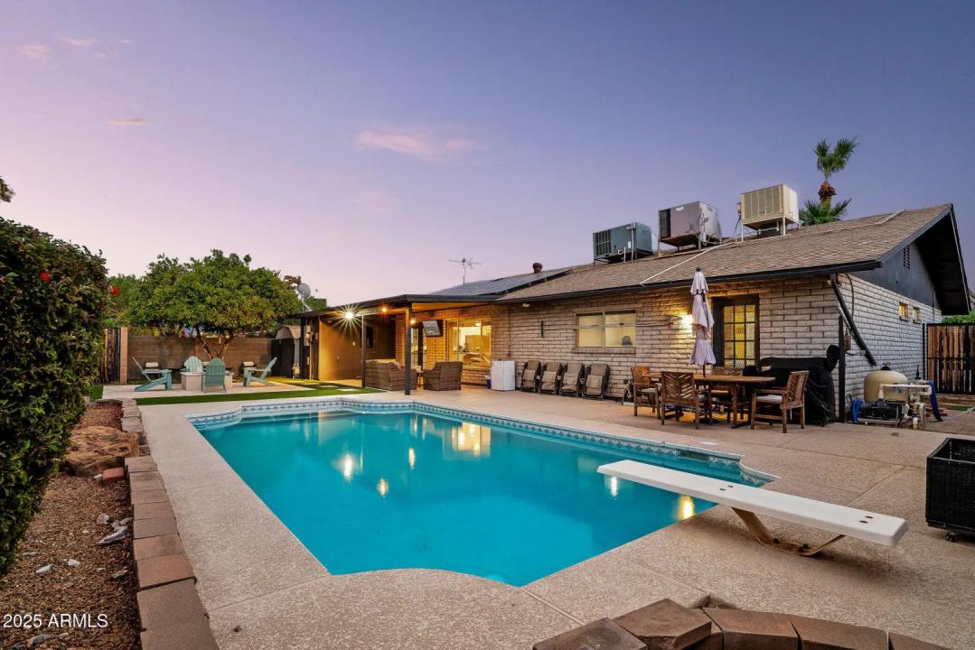Real Estate Picture 4