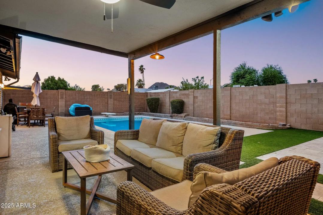 Real Estate Picture 23