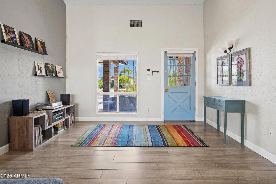 Real Estate Picture 6