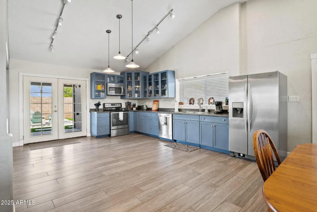 Real Estate Picture 10