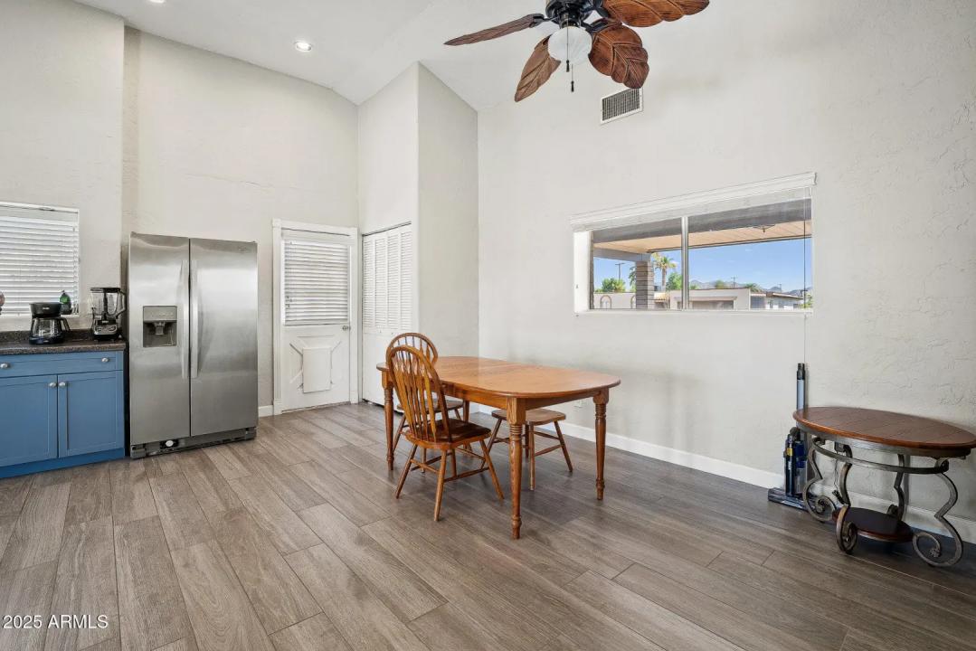 Real Estate Picture 14