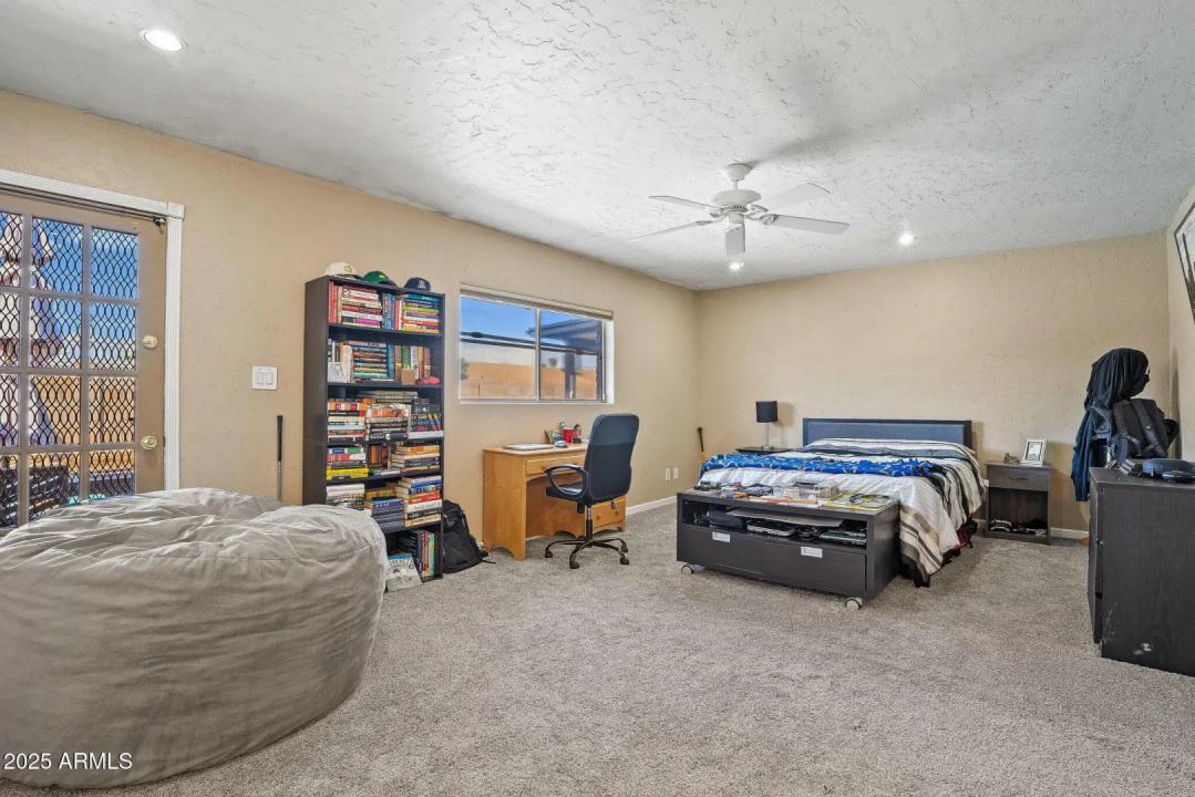 Real Estate Picture 15